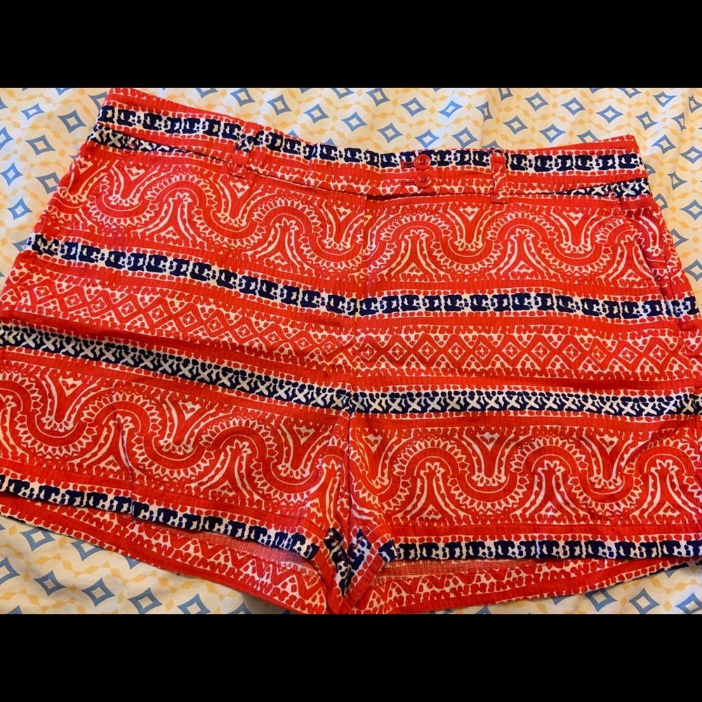 Woman’s vineyard vines shorts
